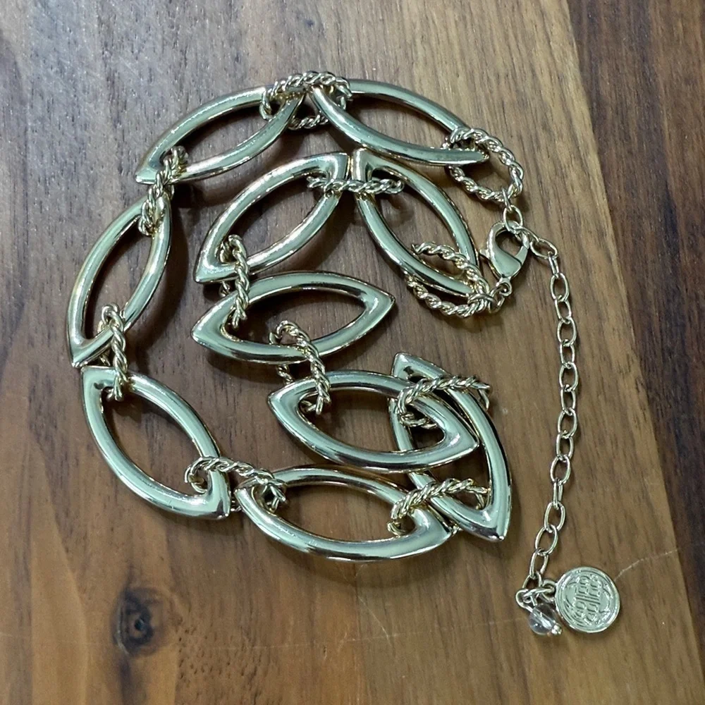 Gold Tone Ikat Oval Oblong Link Short Collar Simple Necklace Vintage Minimalist